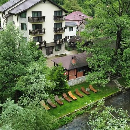 Отель Casa Valea Cernei Isverna Экстерьер фото