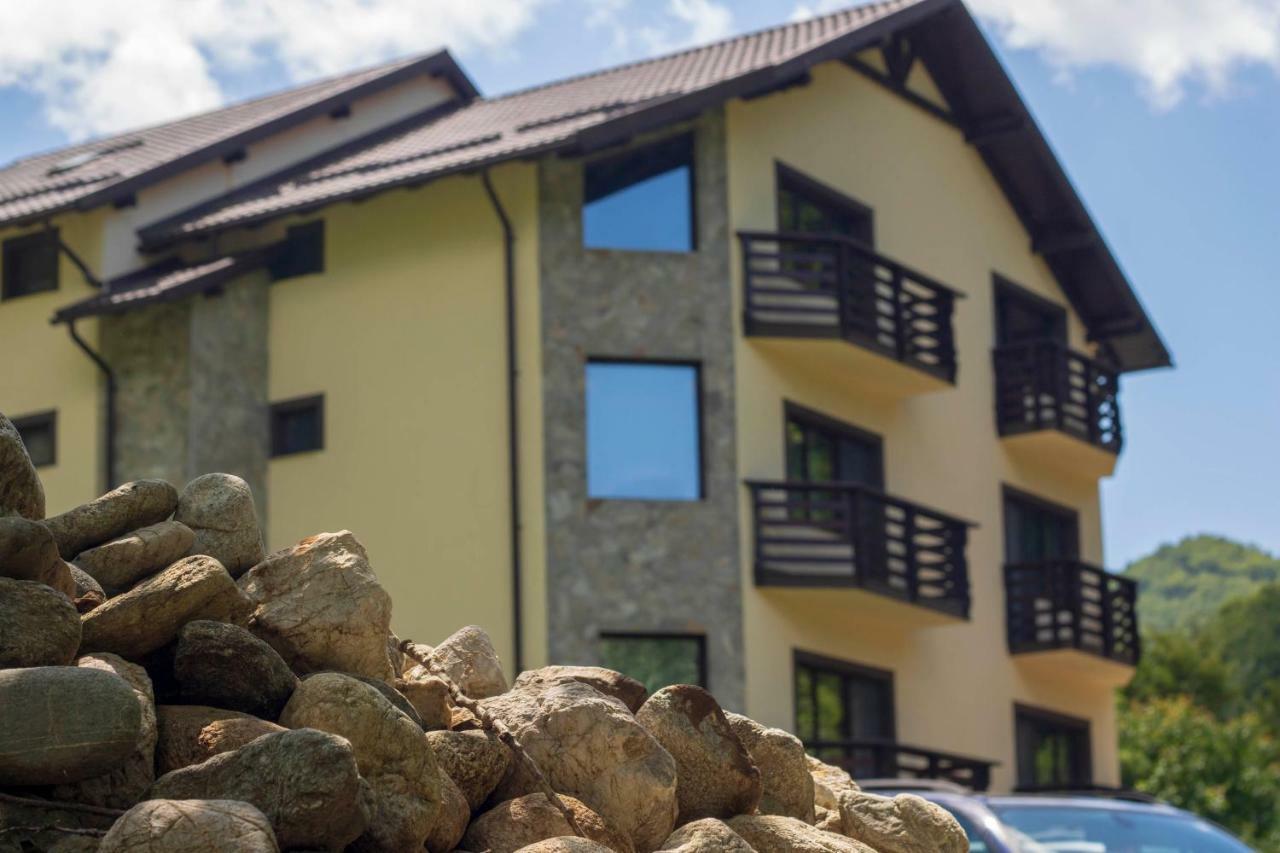 Отель Casa Valea Cernei Isverna Экстерьер фото